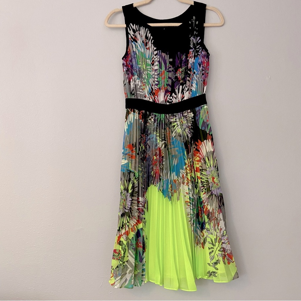 NWT BCBGMaxAzria Sierra Pleated Dress - Picture 2 of 11
